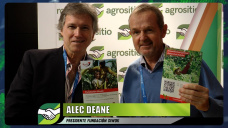Alec Deane, el agrnomo que le ensea a los Wichis agricultura para producir alimentos