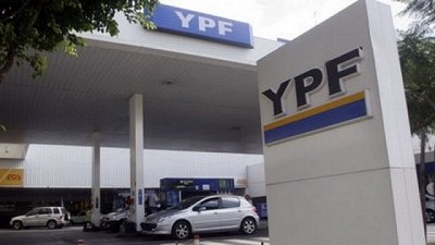 El Gobierno da el visto bueno para que la nafta suba 8% en enero