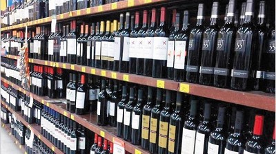 Se importa más vino y la producción de bebidas ya cae 5,3% en el año