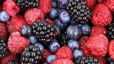 Fruta fina: entre las altas tarifas y la importación