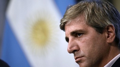 Para mantener el dólar a raya, Luis Caputo subió a 47% la tasa y se renovaron el 60% de las Lebacs