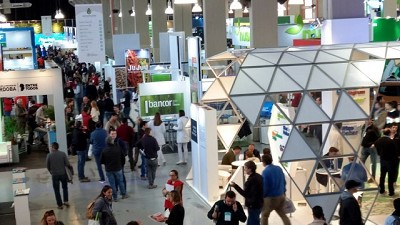 Silencio, gente pensando y trabajando, por Héctor Huergo