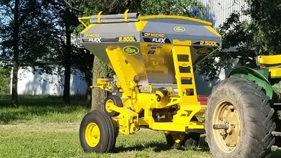 SR lanzó la fertilizadora 2500 Microflex