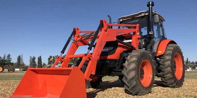 Hanomag incorporó las palas Oberto para dar más funcionalidad a sus tractores