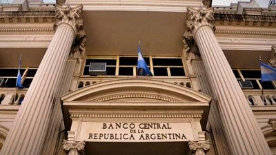 El Banco Central bajó la tasa de referencia al 48%, en busca de reactivar la economía