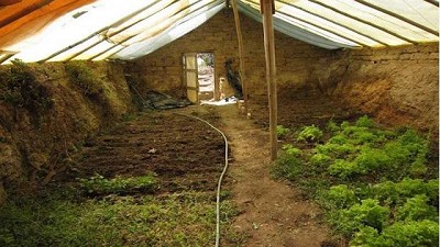 Cómo construir invernaderos subterráneos para cultivar todo el año