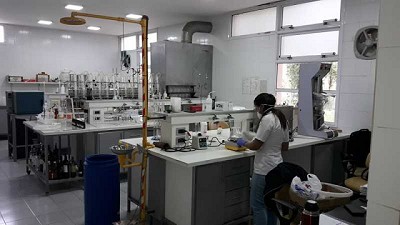 El INV ya donó más de 70 mil litros de alcohol para afrontar la pandemia