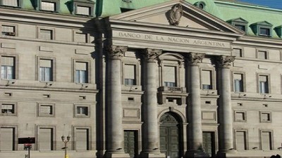 Investigarán a los bancos por errores o abusos en los planes de refinanciamiento de tarjetas