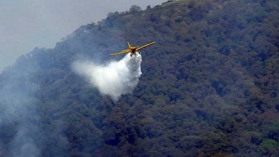Aeroaplicadores controlaron el fuego en el Cerro San Javier