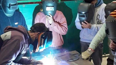 Akron abrió su escuela para la industria metalúrgica