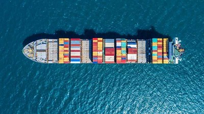 China comienza a reabrir tercer puerto más grande del mundo en medio de problemas en cadena de suministro global