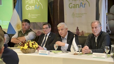 Julián Domínguez presentó el Plan GanAr en Tucumán: 