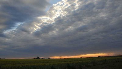 Ascenso térmico, acompañado precipitaciones en gran parte del área agrícola, a excepción del Paraguay y el sudoeste de la región pampeana