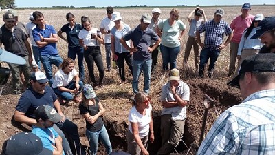 Argentina puede ser referente y defender su agricultura sustentable en esferas internacionales