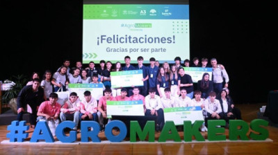 Innovación desde las aulas: un sistema inteligente para ganado ganó la final de Agromakers en la BCR