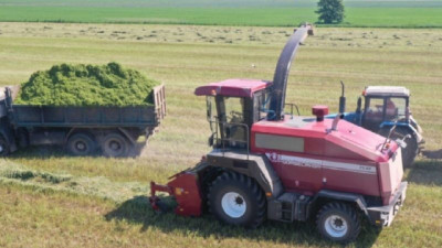 Gomselmash lanza nuevos cabezales forrajeros