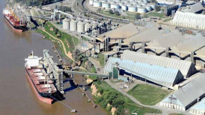 Exportar desde Argentina: el “costo” que resta competitividad, puertos, hidrovía y sobrecargos logísticos