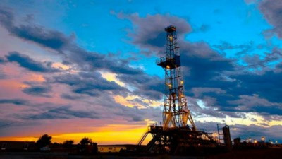 El petróleo lidera el rally global y empuja a los commodities a su mejor semana desde 2022