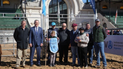 Mini Angus: la Expo de Otoño invita a los más chicos  a descubrir la pasión por la raza