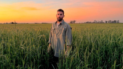El tambero que sin saber apostó a los cultivos de servicios hace más de 30 años y hoy cosecha granos, leche y carbono