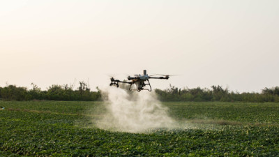 Año Niño y drones: una herramienta para llegar al lote cuando el piso no permite entrar